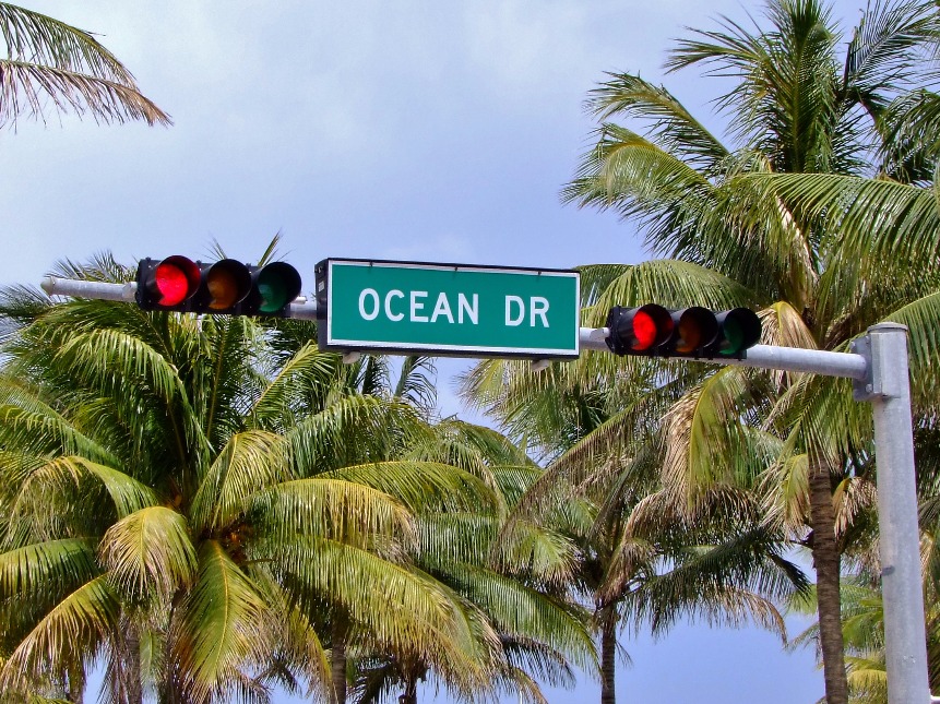 Ocean Drive, Miami | Travel | Red | Traffic | Light | Florida | Palm | Places