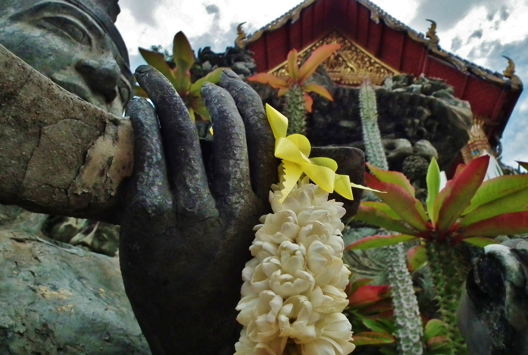 Flower garland, Flower | Flowers | Fresh | Aromatic | Temple | Thailand | Statue | Shrine | Garland | Travel | Culture | People | Religious | Buddhism