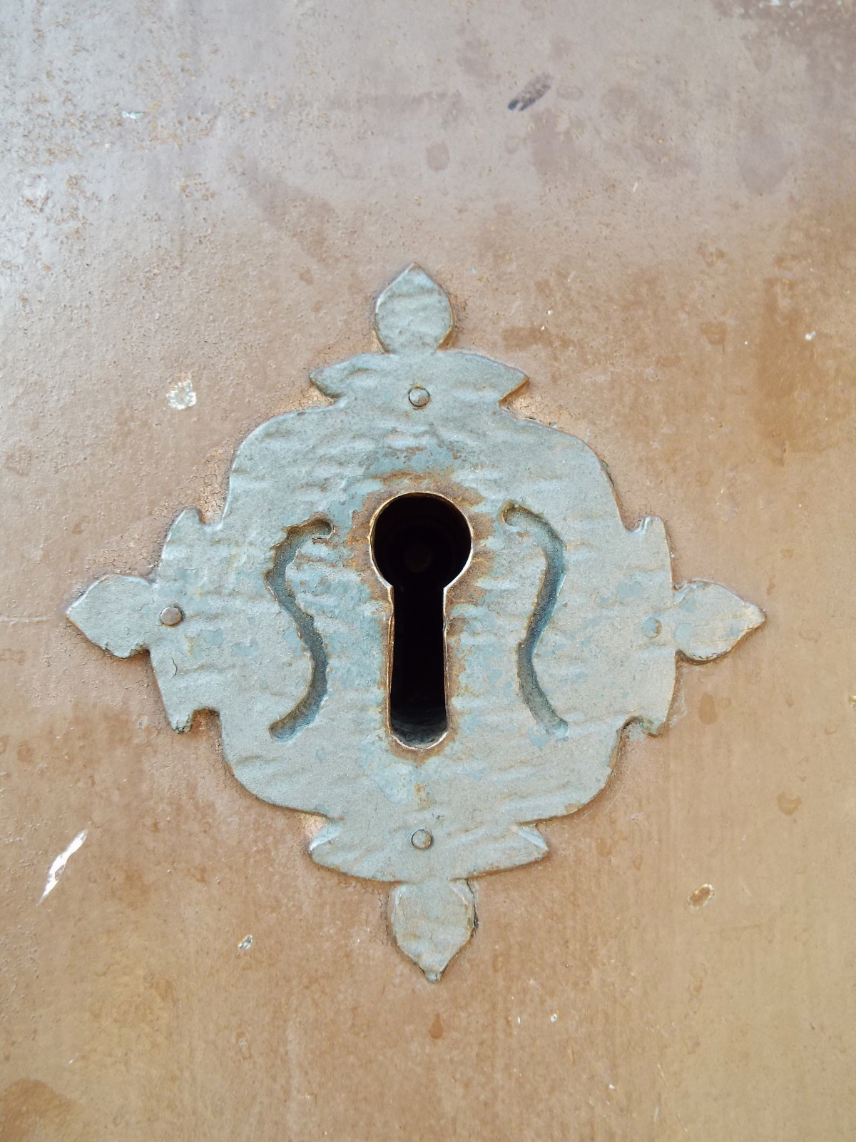 Through the keyhole, Door | Keyhole | Metal | Silver | History | Monastry | Entrance