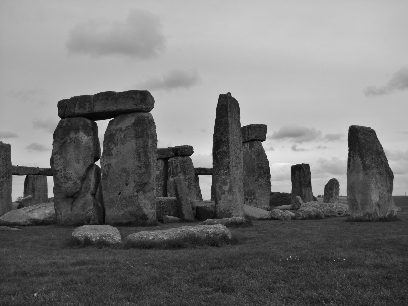 Stonehenge, Stone | Grass | Grey | Black | Black and White | Sky | Heritage | UK | Stonehenge | History | Construction