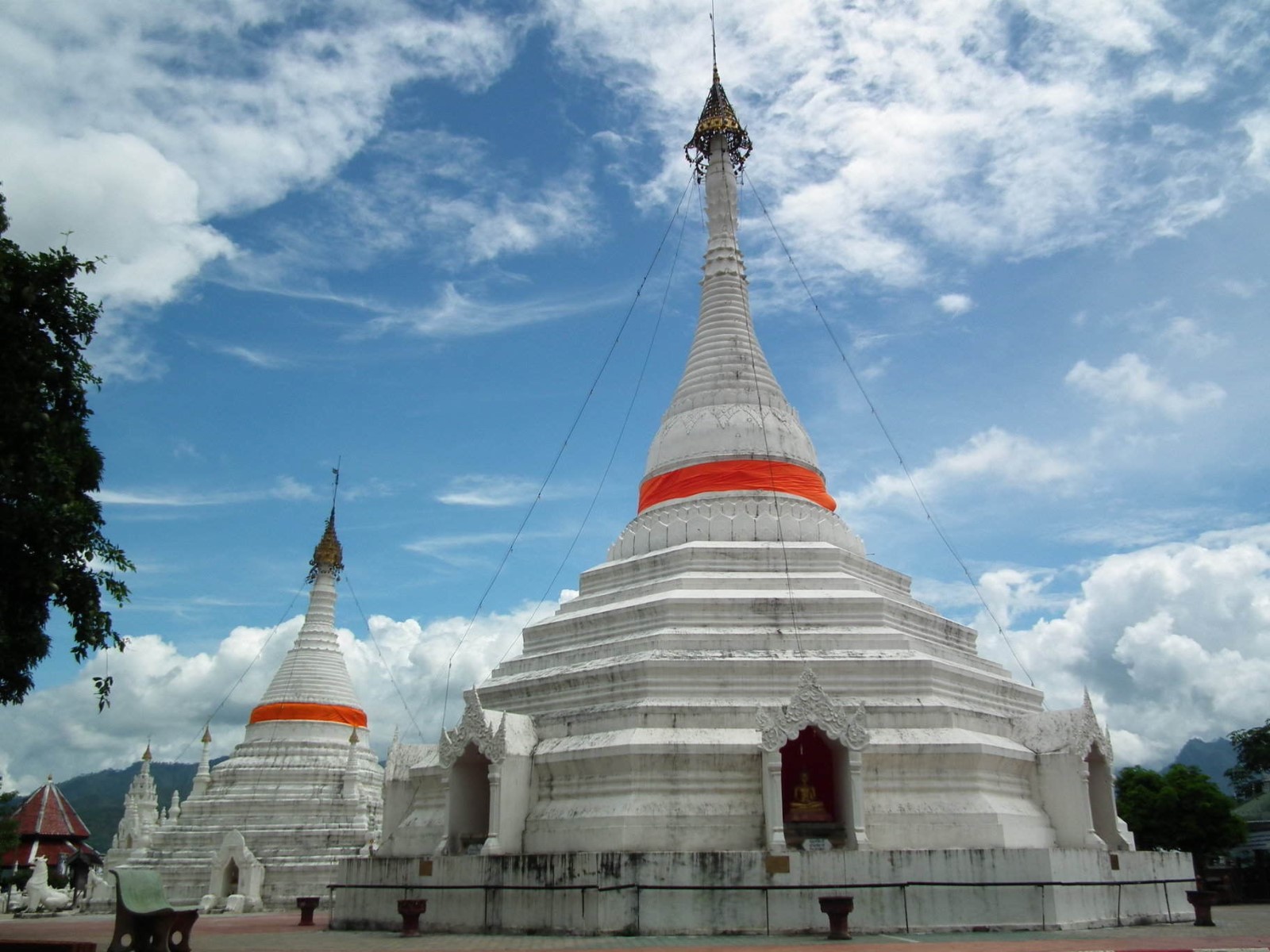 Wat Prah That, Wat | Temple | White | Thailand | Travel | Architecture