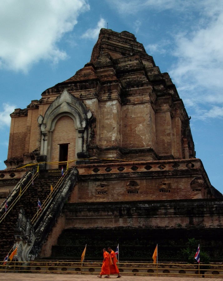 Wat Chedi Luang, Temple | Wat | Thailand | Architecture | History | Stone | Travel