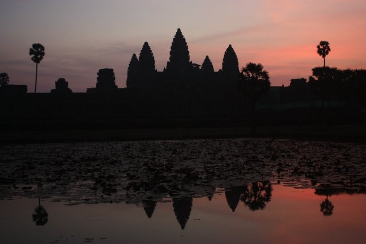 Angkor Wat, Architecture | History | Temple | Asia | Travel | Water | Night