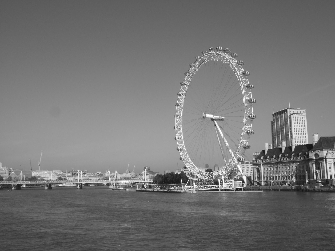 London Eye - Architecture, London | Eye | Ferris Wheel | Architecture | Entertainment | Thames | River