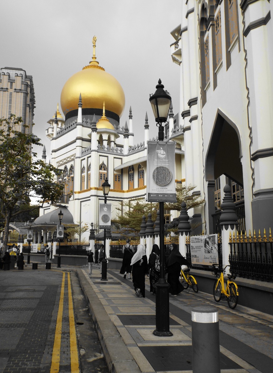 Masjid Sultan Mosque, Architecture | Arch | History | Religious | City | Singapore | Asia | Street | Road | People