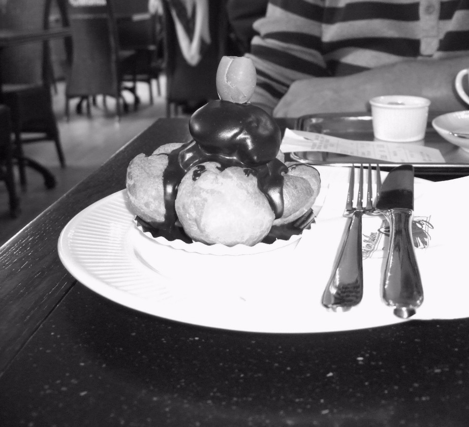 Chocolate Profiterole, Chocolate | Cream | Cakes | Food | Restaurant | City | Culture | Metal | Plate | People | Black and White