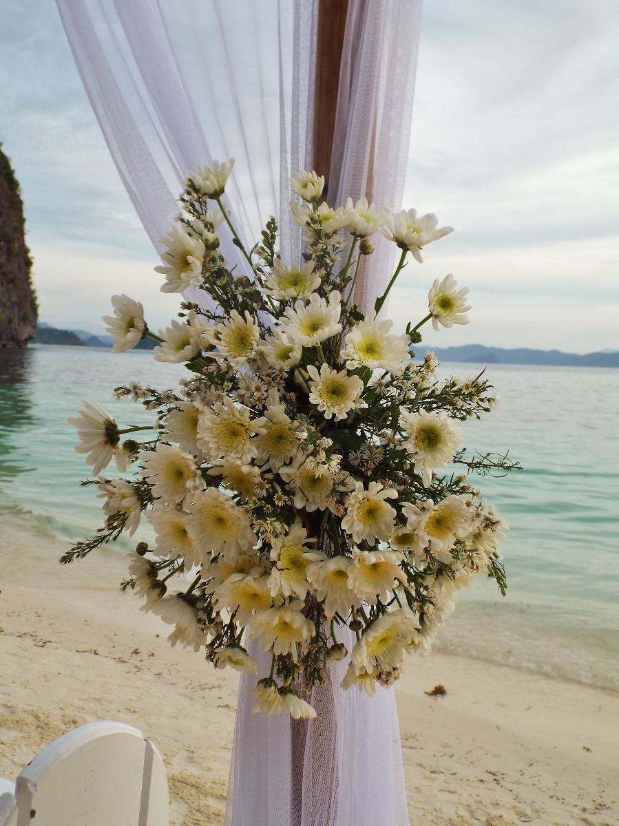 Beach Wedding , Flowers | Beach | Sand | Wedding | Island | Water | Sea | Leaf | Leaves | Summer | Romance | Activity