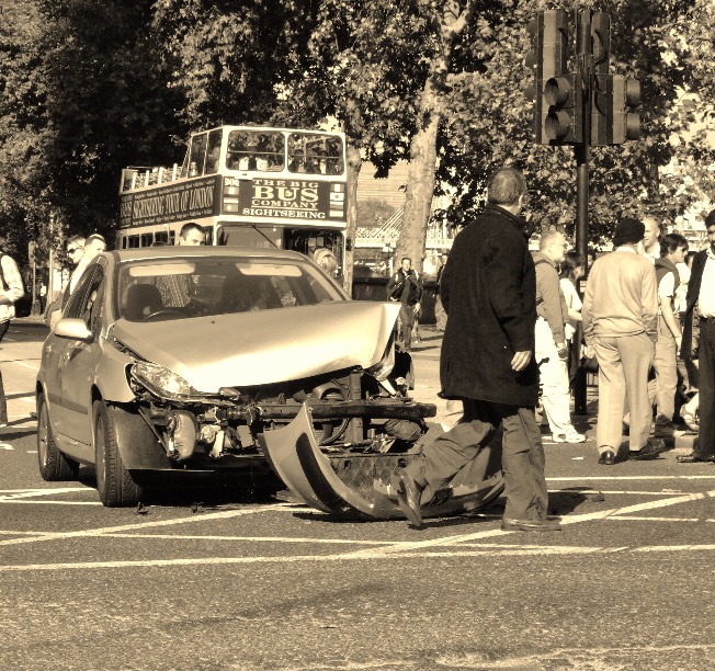 Car Crush - People , Transport | London | Street | Traffic | Car | People | Road | Tree | Bus